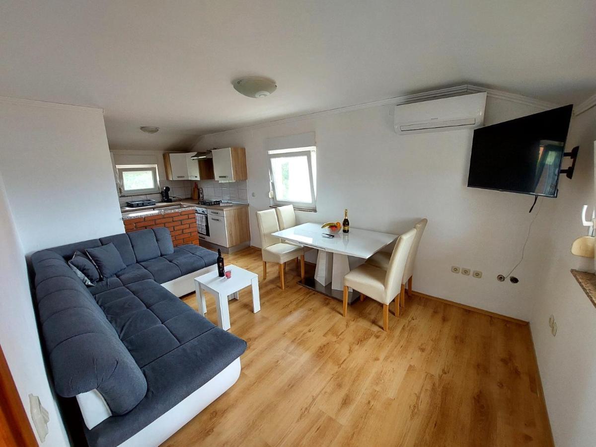 Apartman Zeljo Galizana ภายนอก รูปภาพ