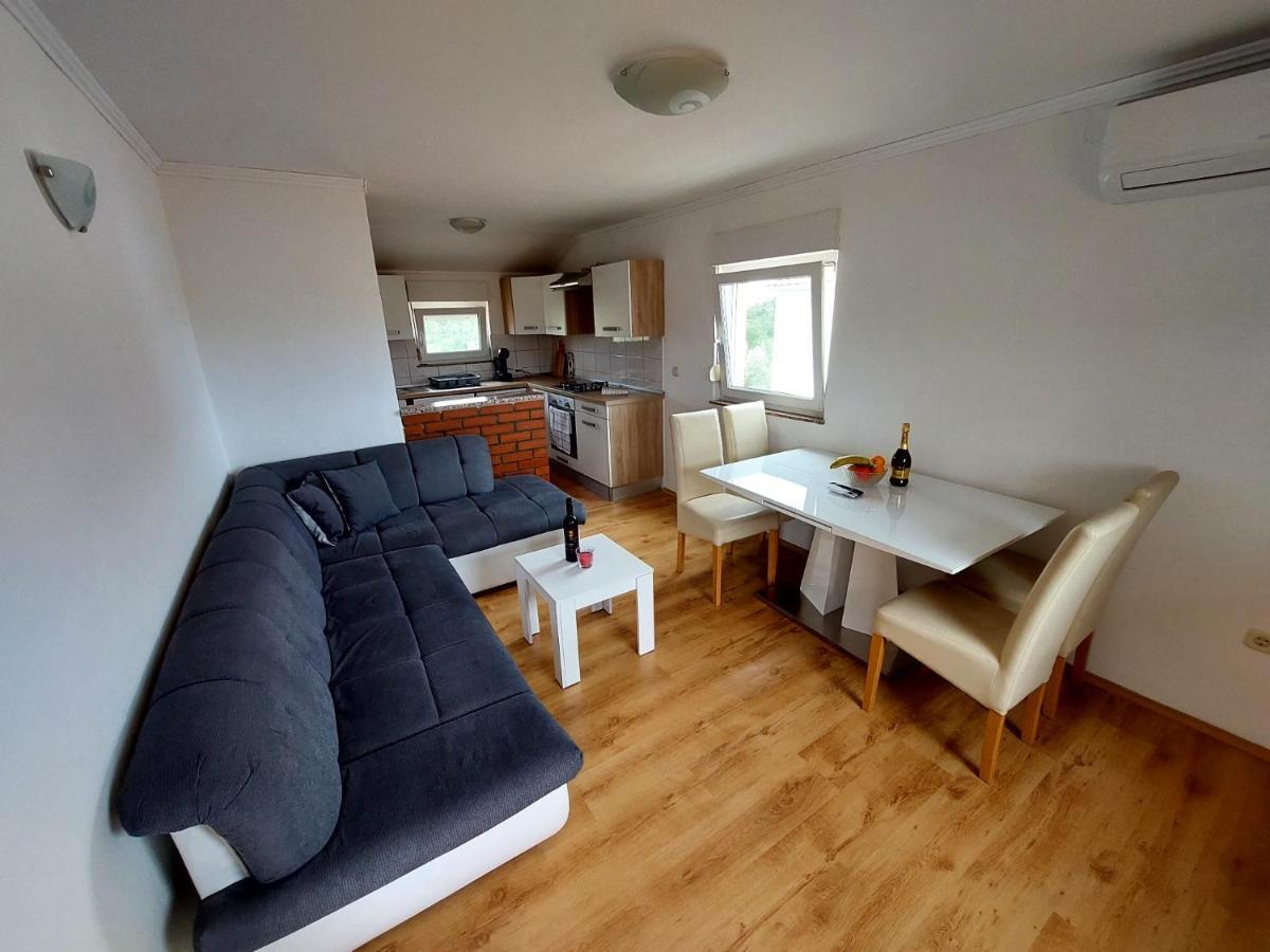 Apartman Zeljo Galizana ภายนอก รูปภาพ